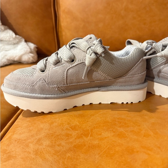 UGG Lo Lowmel- women’s Gray suede - Picture 4 of 7